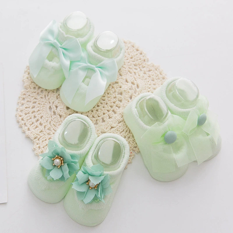 Medias de Encaje con Moñito para Bebé – ¡Comprá 1 y llevate 3 pares!